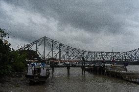 Cyclone Dana Starts Landfall In India.