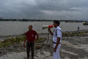 Cyclone Dana Starts Landfall In India.