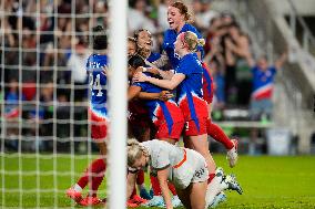 CALCIO - Amichevole - USA Women vs Iceland Women