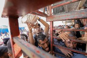 Palestinians Suffer From Acute Food Insecurity - Gaza