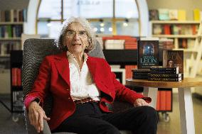 Writer Donna Leon