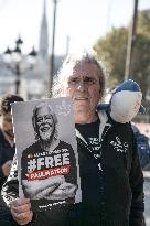 Free Paul Watson Protest - Paris