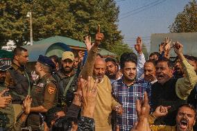 Engineer Rashid Stages Protest In Srinagar