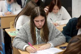 Radio Dictation of National Unity in Kharkiv metro school