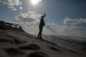 Fisherman Braves Shellfire To Bring Food Home - Palestine