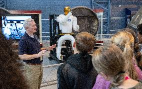 Robonaut 2 on display at NASM - USA