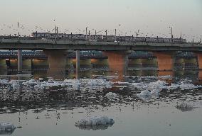 Toxic Foam Covers India's Yamuna River