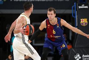 FC Barcelona v LDLC Asvel Villeurbanne - Turkish Airlines EuroLeague