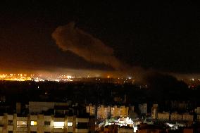 Israeli Air Strikes Hit Beirut Suburbs