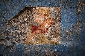 Tiny House With Erotic Frescoes Uncovered - Pompeii