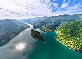 Mingyue Lake Scenery in Chongqing