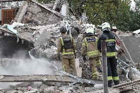 Aftermath of Russian shelling of Dnipros Novokadatskyi district