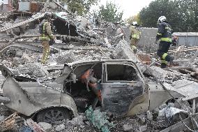 Aftermath of Russian shelling of Dnipros Novokadatskyi district