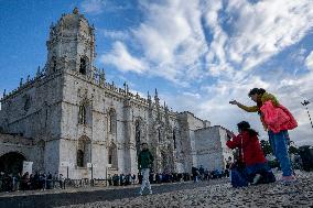 Daily Life In Lisbon