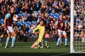 Burnley v Queens Park Rangers - Sky Bet Championship