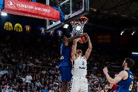 FC Barcelona v LDLC Asvel Villeurbanne - Turkish Airlines EuroLeague