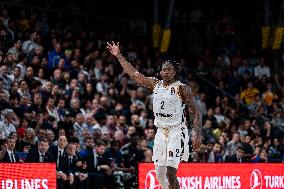 FC Barcelona v LDLC Asvel Villeurbanne - Turkish Airlines EuroLeague