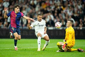 Real Madrid CF v FC Barcelona - La Liga EA Sports