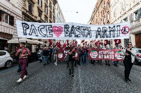 Demonstration Italy Repudiates War