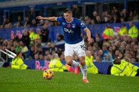 Everton FC v Fulham FC - Premier League