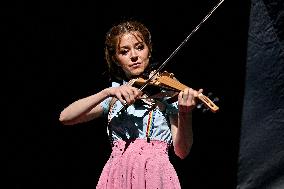 Lindsey Stirling Live In Lyon