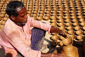 Indian Potters Make Earthen Lamps Ahead Of Diwali Festival - Ajmer