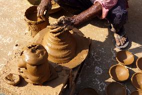 Indian Potters Make Earthen Lamps Ahead Of Diwali Festival - Ajmer