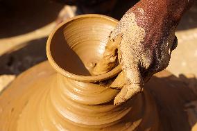 Indian Potters Make Earthen Lamps Ahead Of Diwali Festival - Ajmer