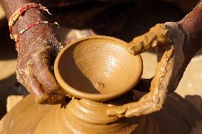 Indian Potters Make Earthen Lamps Ahead Of Diwali Festival - Ajmer