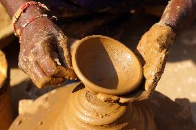 Indian Potters Make Earthen Lamps Ahead Of Diwali Festival - Ajmer