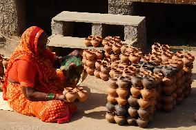 Indian Potters Make Earthen Lamps Ahead Of Diwali Festival - Ajmer