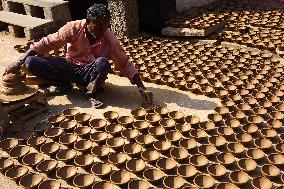 Indian Potters Make Earthen Lamps Ahead Of Diwali Festival - Ajmer