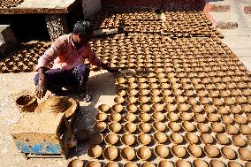 Indian Potters Make Earthen Lamps Ahead Of Diwali Festival - Ajmer