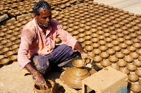 Indian Potters Make Earthen Lamps Ahead Of Diwali Festival - Ajmer