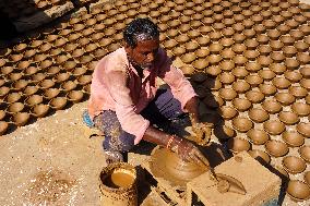 Indian Potters Make Earthen Lamps Ahead Of Diwali Festival - Ajmer