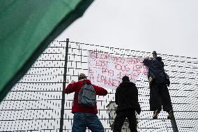 Mobilization For The Liberation Of Georges Abdallah, In Prison For 40 Years - Lannemezan