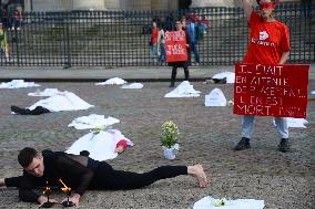 Protest against violence against children and teenagers - Paris