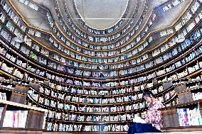 Reading Room At The Shan Hai Tian Resort - China