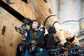 Toulouse: Three Days Of Street Show With Giants Machines By Delaroziere's Art Compagny "La Machine'