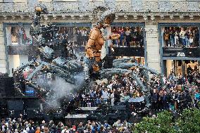 Toulouse: Three Days Of Street Show With Giants Machines By Delaroziere's Art Compagny "La Machine'