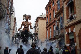 Toulouse: Three Days Of Street Show With Giants Machines By Delaroziere's Art Compagny "La Machine'