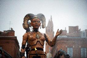 Toulouse: Three Days Of Street Show With Giants Machines By Delaroziere's Art Compagny "La Machine'