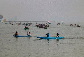 First Ever Traditional Women Boat Race In Kashmir