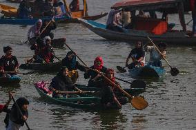 First Ever Traditional Women Boat Race In Kashmir