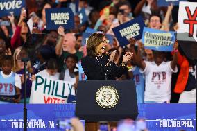 Kamala Harris Holds A Campaign Rally - Philadelphia