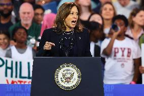 Kamala Harris Holds A Campaign Rally - Philadelphia