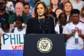 Kamala Harris Holds A Campaign Rally - Philadelphia