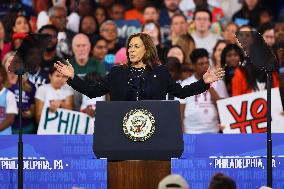 Kamala Harris Holds A Campaign Rally - Philadelphia