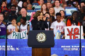 Kamala Harris Holds A Campaign Rally - Philadelphia