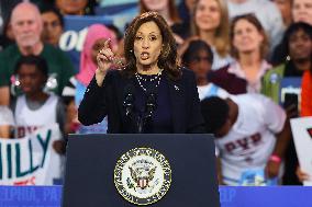 Kamala Harris Holds A Campaign Rally - Philadelphia